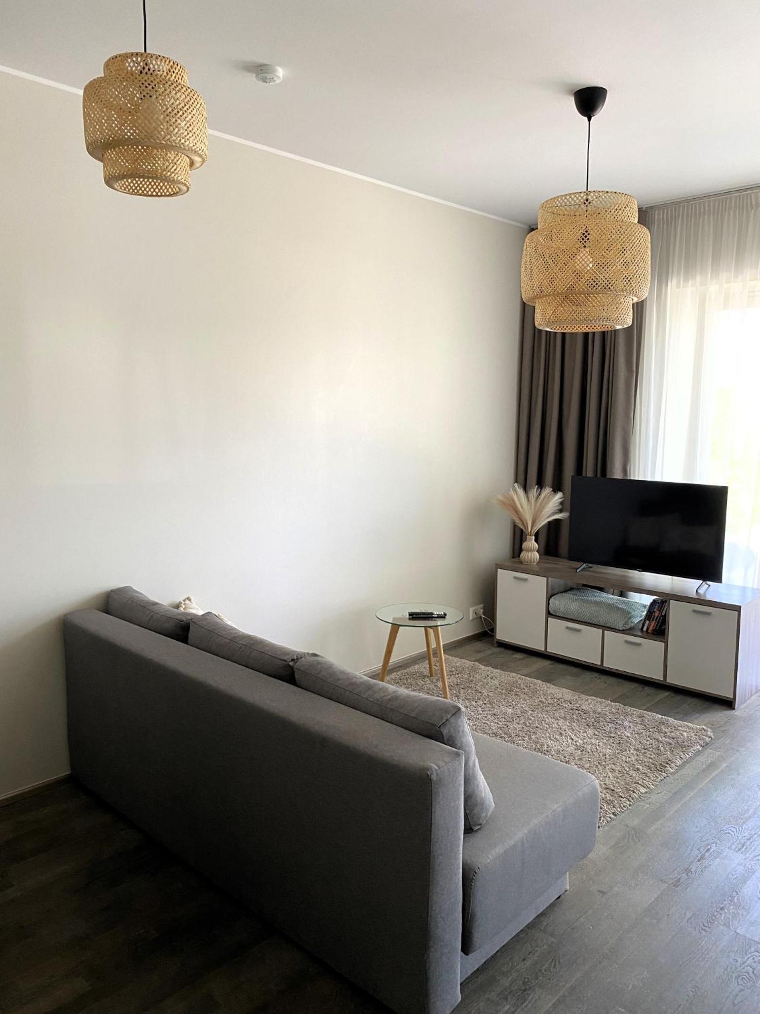 Aisa 39 Paernu Apartment I Free Parking Ngoại thất bức ảnh